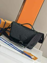 Picture of Louis Vuitton Mens Bags _SKUfw147055746fw